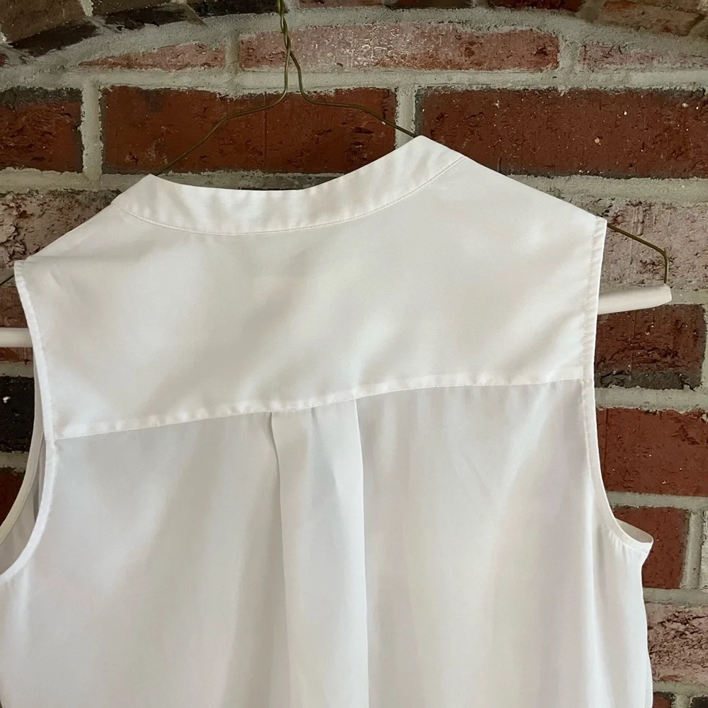 MICHAEL KORS  White Sleeveless Blouse with Zipper Pockets NWOT